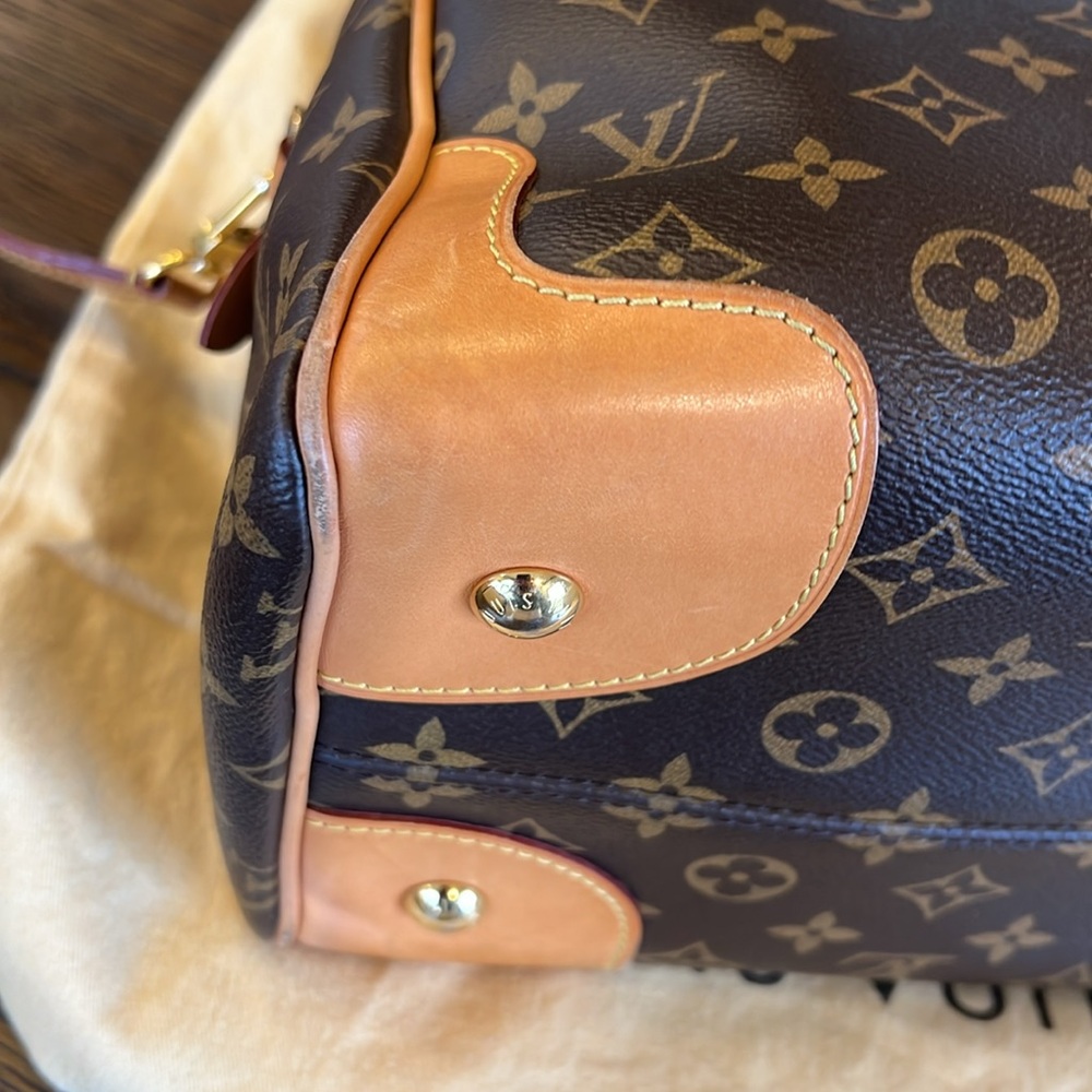 Louis Vuitton Monogram Retiro Handbag - Picture 8 of 16